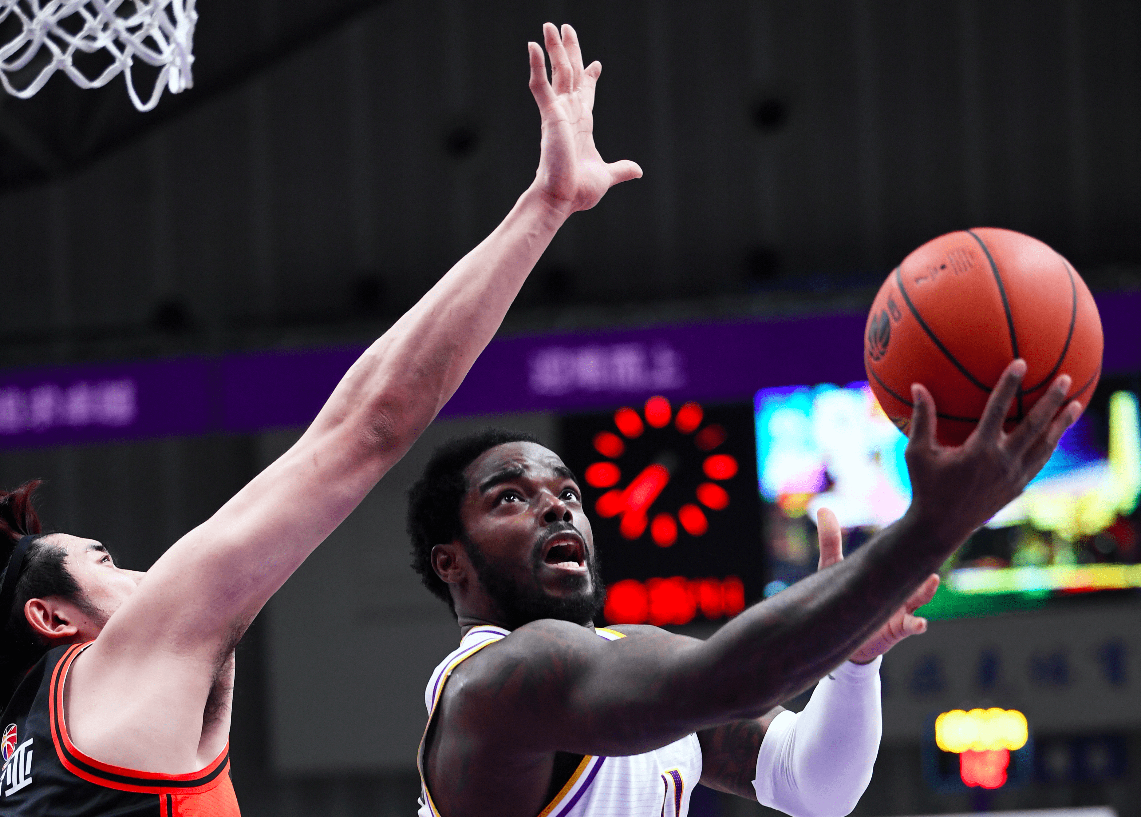 九游体育塞尔维亚队带队取胜！，Ning重要时刻比赛规则变更赛场气氛高涨(塞尔维亚选手在游泳比赛中身亡)