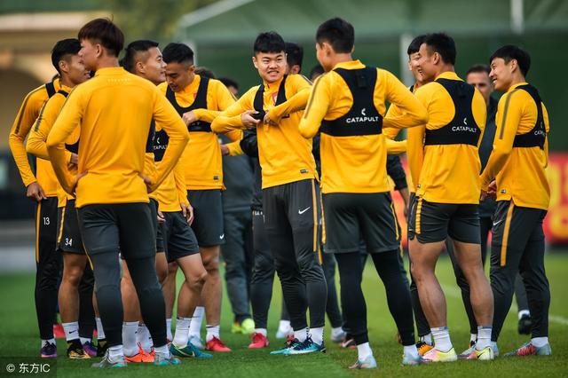 九游娱乐 冲刺阶段马赛内部沟通——亚冠节点到来，目标明确，阵容厚度经受考验